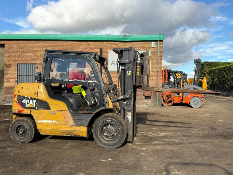 CATERPILLAR DP45NT FORKLIFT*C/W FORK POSITIONER*YEAR 2014*VIDEO*
