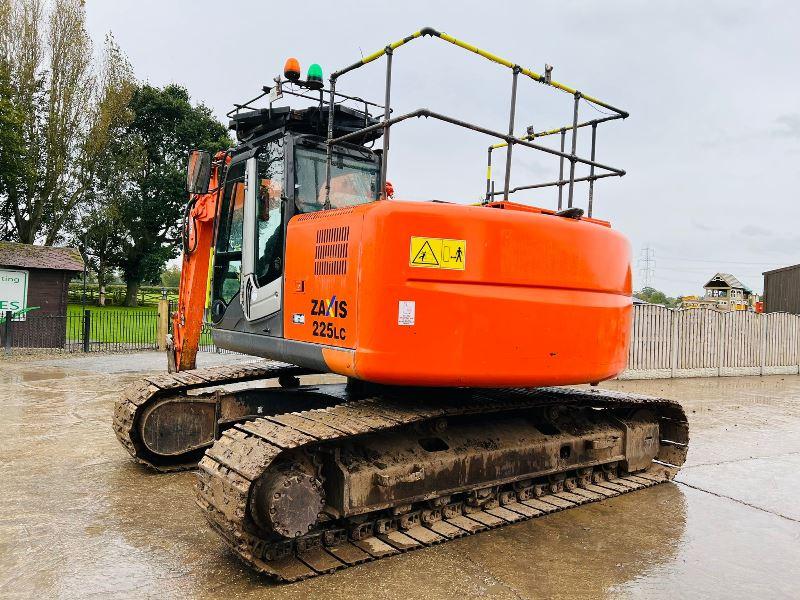 HITACHI ZX225USRLC-3 EXCAVATOR *YEAR 2013* C/W QUICK HITCH *VIDEO*