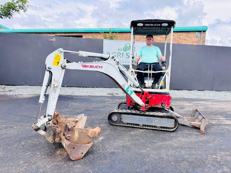 TAKEUCHI TB215R MINI EXCAVATOR*YEAR 2019*C/W 3 BUCKETS/RIPPER*VIDEO*