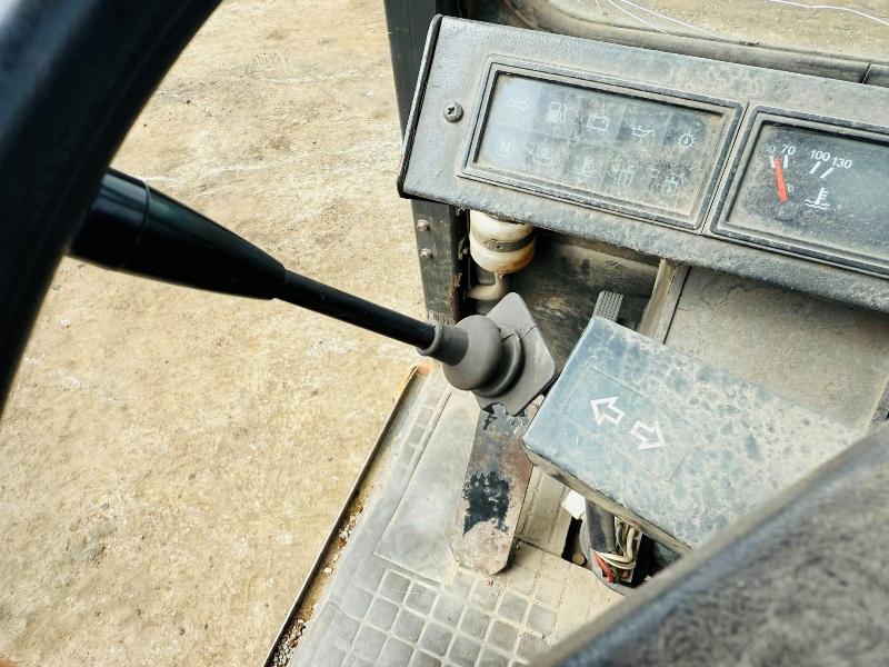 BOSS 556 HH SIDE LOADING FORK LIFT*C/W PALLET TINES*VIDEO*