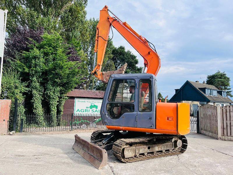 HITACHI EX60-3 TRACKED EXCAVATOR C/W BUCKET & BLADE *VIDEO*