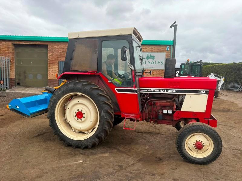 CASE INTERNATIONAL 684 TRACTOR*C/W MOWER*VIDEO*
