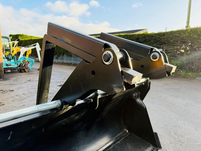 *NEW*UNUSED*JCB 3CX 4 IN 1 BUCKET*C/W PALLET TINES*VIDEO*