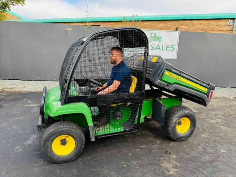 JOHN DEERE TX 4X2 GATOR*YEAR 2017*C/W ELECTRIC TIP*VIDEO*