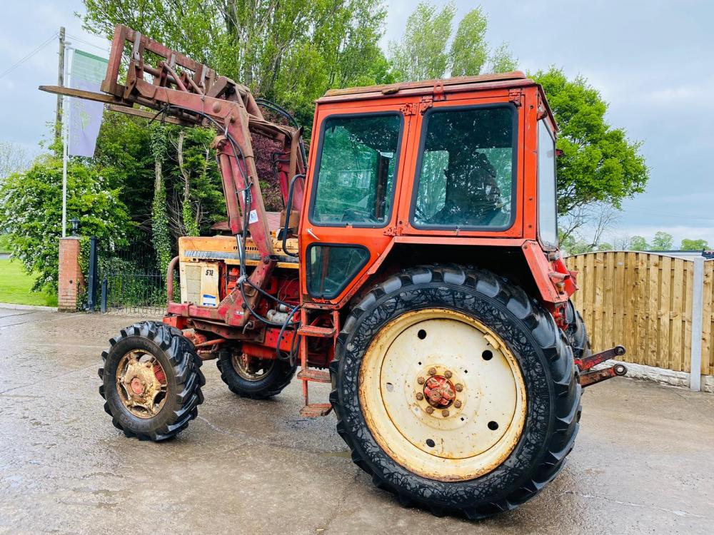 BELARUS 572 4WD TRACTOR C/W FRONT LOADER & PALLET TINES