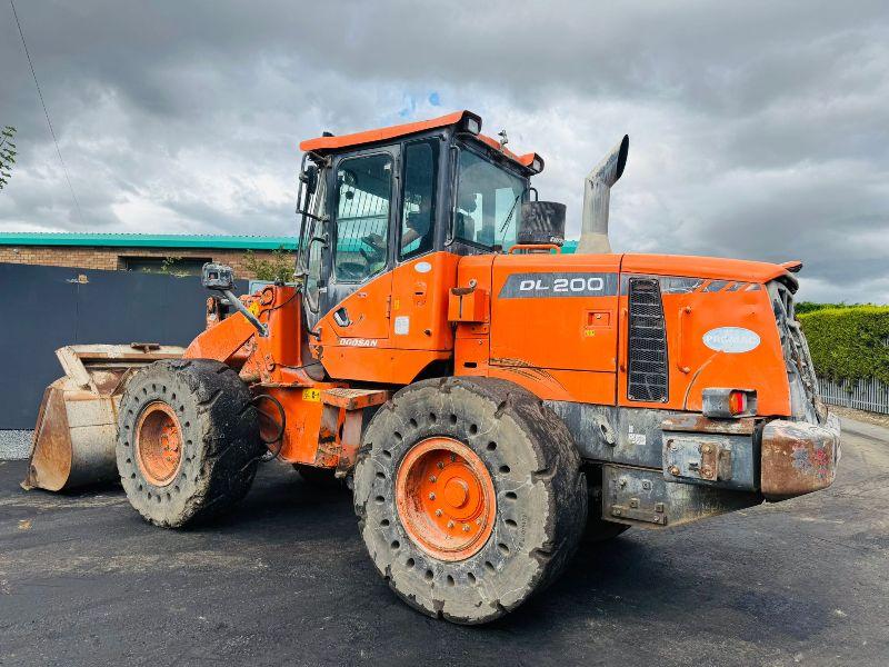 DOOSAN DL200-3 LOADING SHOVEL* C/W BUCKET*YEAR 2015*VIDEO*
