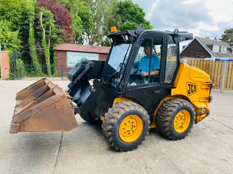 JCB 170 SKIDSTEER *ONLY 2054 HOURS* C/W BUCKET