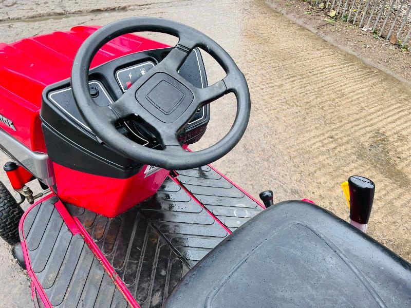 COUNTAX 330 RIDE ON MOWER *YEAR 2009* C/W COLLECTION BOX & HONDA ENGINE 