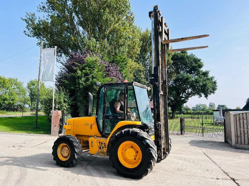 JCB 926 4WD ROUGH TERRIAN FORKLIFT C/W 2 STAGE MAST & PALLET TINES *VIDEO*