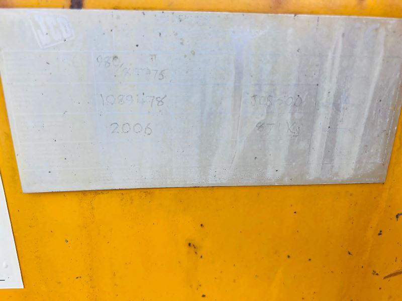 JCB 500 SWEEPER BOX C/W WATER TANK & SPRINKLER 
