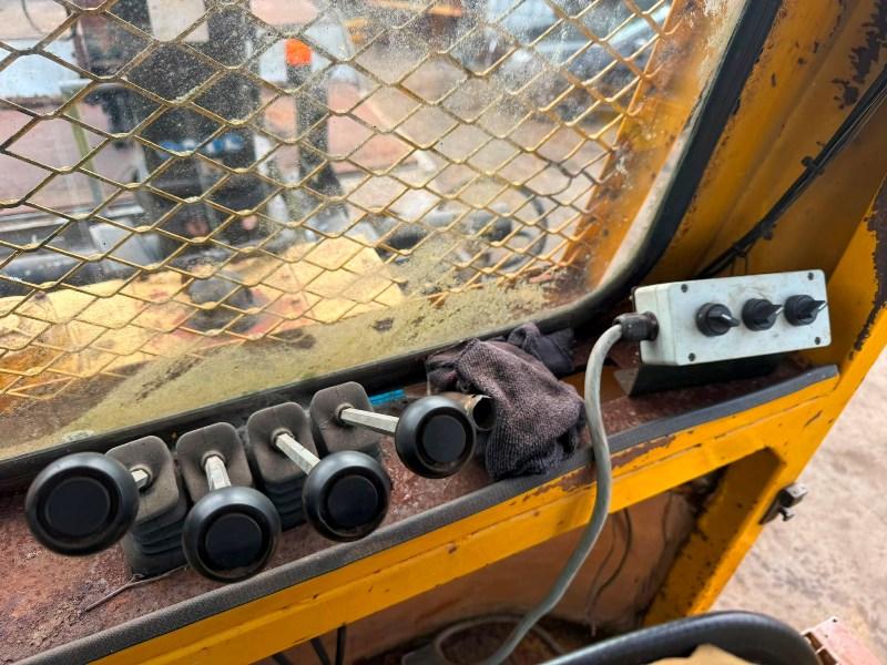 MOXY MT30 *C/W TEREX 120.2 TRIPLE PUSH OUT CRANE*VIDEO*