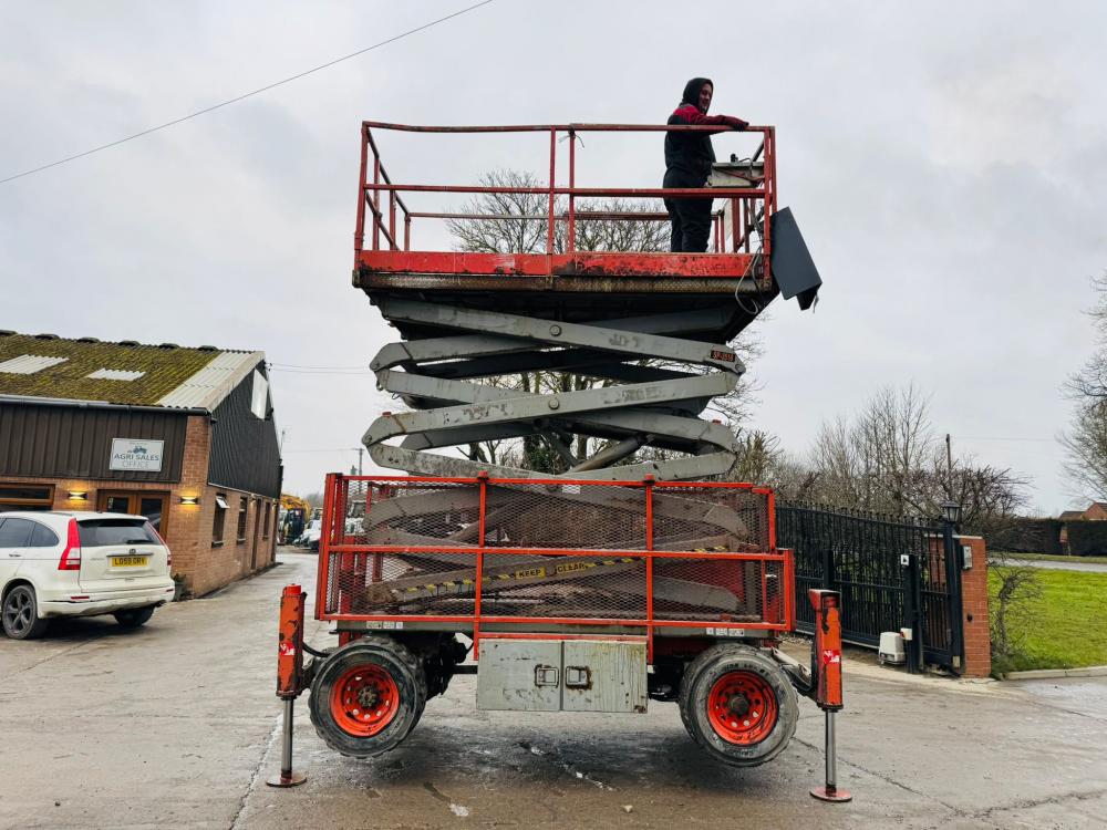SKYJACK SJ7135 SCISSOR LIFT *12V*10.7M DRIVE REACH*VIDEO*