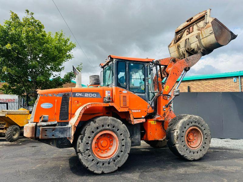 DOOSAN DL200-3 LOADING SHOVEL* C/W BUCKET*YEAR 2015*VIDEO*