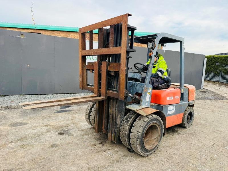 NEXEN FD35 CONTAINER SPEC FORKLIFT*YEAR 2010*C/W PALLET TINES*VIDEO*