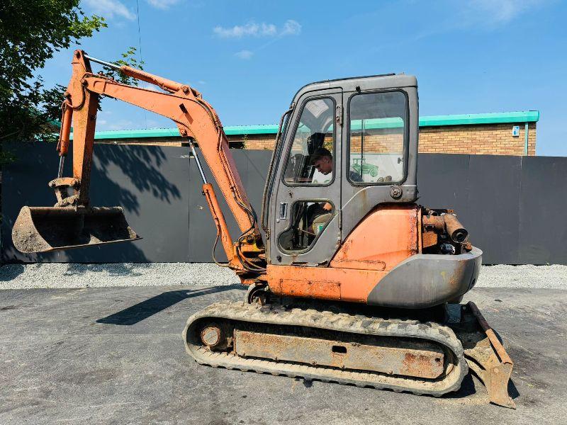 HITACHI RUBBER TRACK EXCAVATOR*TRACKING ISSUE*C/W BUCKET*VIDEO*