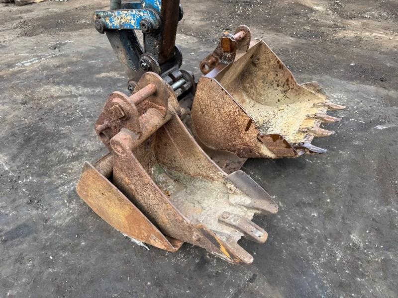 BOBCAT 231 EXCAVATOR*C/W SELECTION OF BUCKETS*VIDEO*