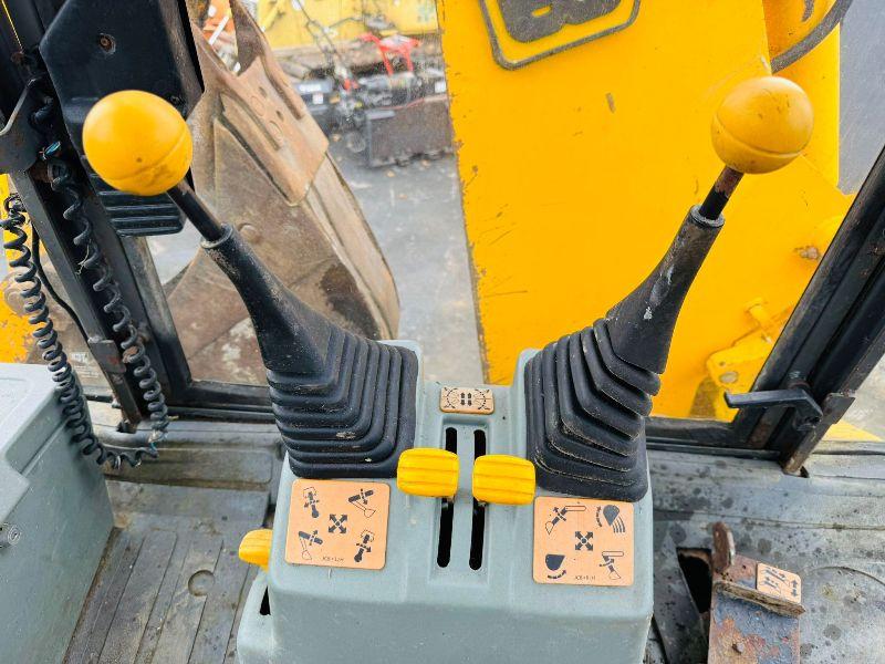 JCB 3CX PROJECT 8 4WD BACKHOE DIGGER*C/W BUCKET*VIDEO*