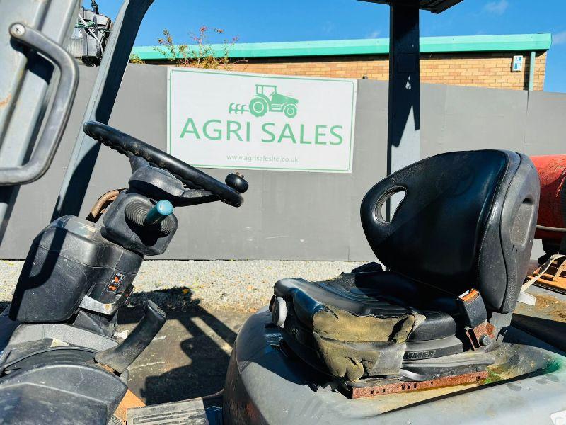 TOYOTA 42-7FGF25 CONTAINER SPEC FORKLIFT*C/W PALLET TINES*VIDEO*