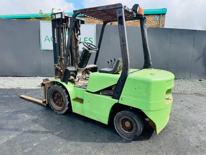 DAEWOO D30S-3 CONTAINER SPEC FORKLIFT*SMOKEY ENGINE*VIDEO*