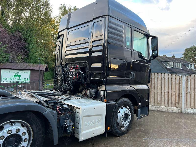 MAN TGX26.440 6X2 TRACTOR UNIT * YEAR 2016 * C/W MID LIFT