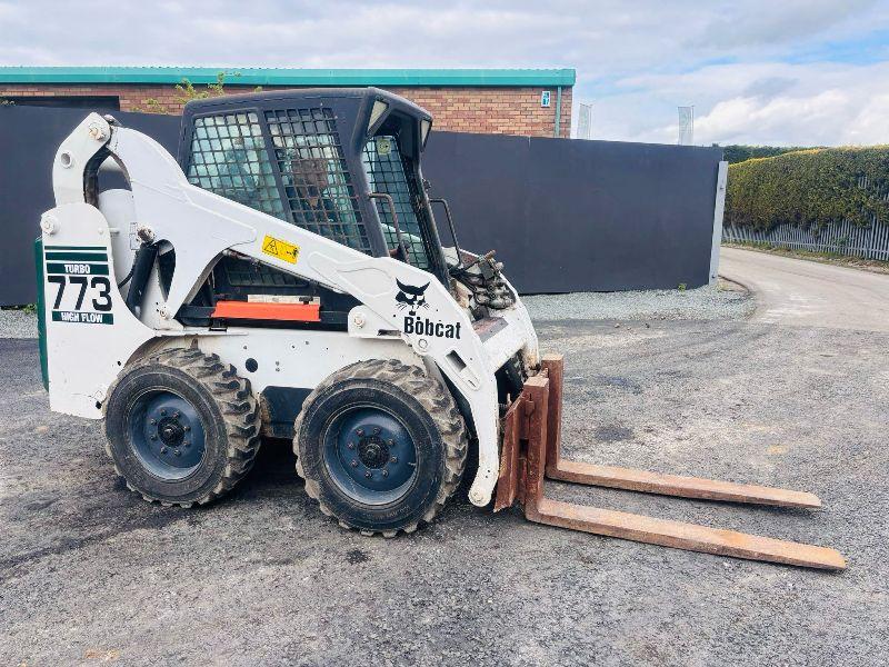 BOBCAT 773 HIGH LIFT TURBO SKIDSTEER*C/W PALLET TINES*VIDEO*