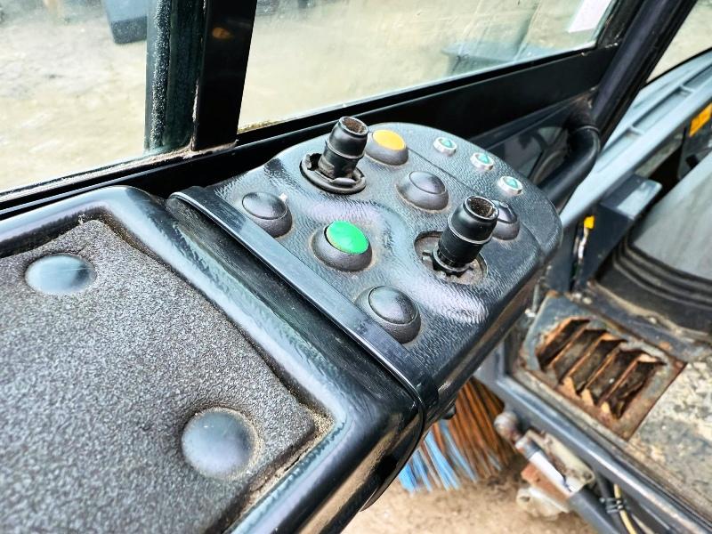 SCHMIDT 200 COMPACT SWEEPER*YEAR 2017*VIDEO*