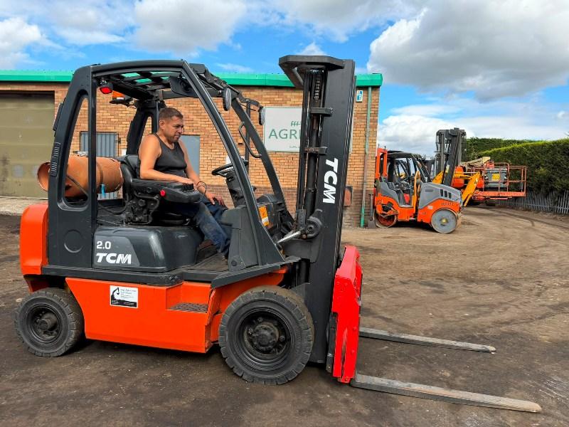 TCM U1D2A20LH FORKLIFT*C/W FORK POSITIONER*YEAR 2021*VIDEO*