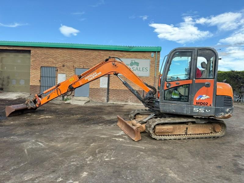 DOOSAN SOLAR 55-VPLUS EXCAVATOR*C/W BUCKET*VIDEO*