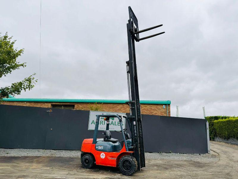 TOYOTA 30 DIESEL FORKLIFT*C/W SIDESHIFT*YEAR 2013*VIDEO*