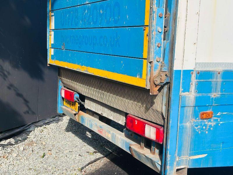 RENAULT D18 WIDE 4X2 BOX LORRY 30FT *C/W TAIL LIFT*VIDEO*