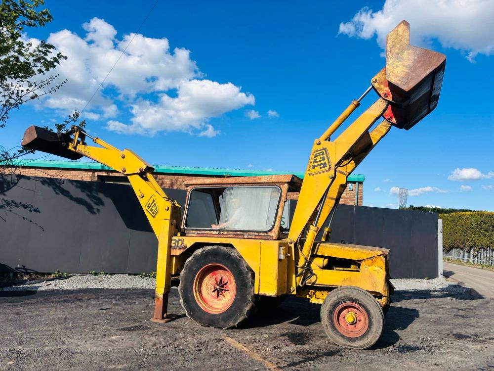 JCB 3C BACKHOE DIGGER C/W BUCKET AND DITCHING BUCKET*VIDEO*