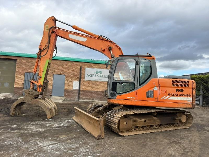 DOOSAN DX140LC EXCAVATOR*YEAR 2012*C/W GRAPPLE*VIDEO*