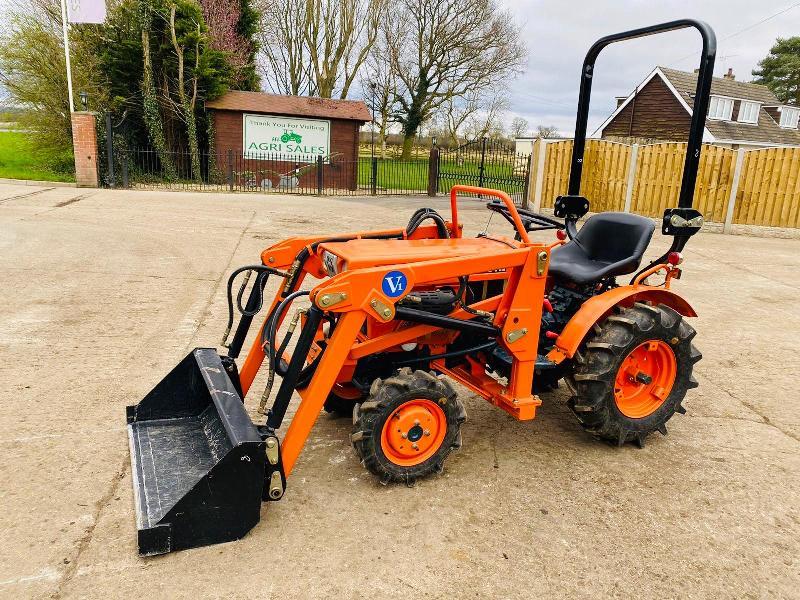 KUBOTA B5001 4WD COMPACT TRACTOR C/W FRONT LOADER & BUCKET