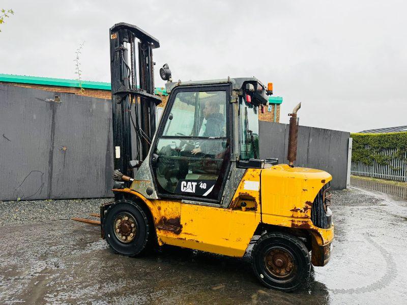 CATERPILLAR DP40K 2 4 TONNE FORKLIFT*C/W PALLET TINES*VIDEO*