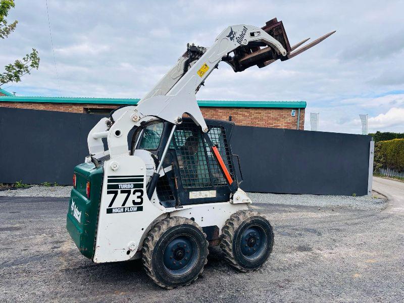 BOBCAT 773 HIGH LIFT TURBO SKIDSTEER*C/W PALLET TINES*VIDEO*