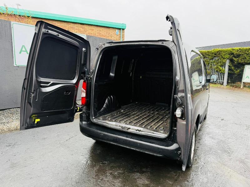 PEUGEOT PARTNER 6 SPEED VAN*YEAR 2023*VIDEO*