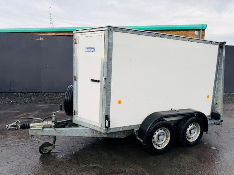 KNOTT TWIN AXLE BOX TRAILER*C/W FRONT AND REAR DOOR*VIDEO*