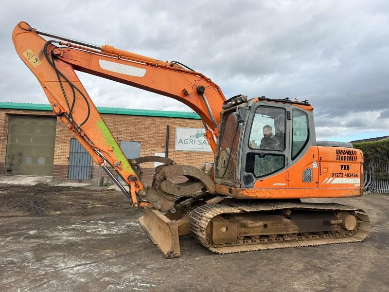 DOOSAN DX140LC EXCAVATOR*YEAR 2012*C/W GRAPPLE*VIDEO*