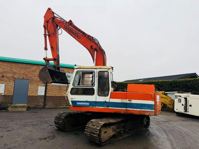 DAEWOO DH130 TRACKED EXCAVATOR*C/W BUCKET*VIDEO*