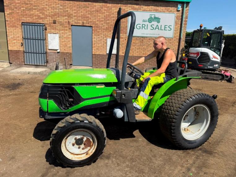 DEUTZ 4WD COMPACT TRACTOR*C/W REAR LINKAGE*VIDEO*