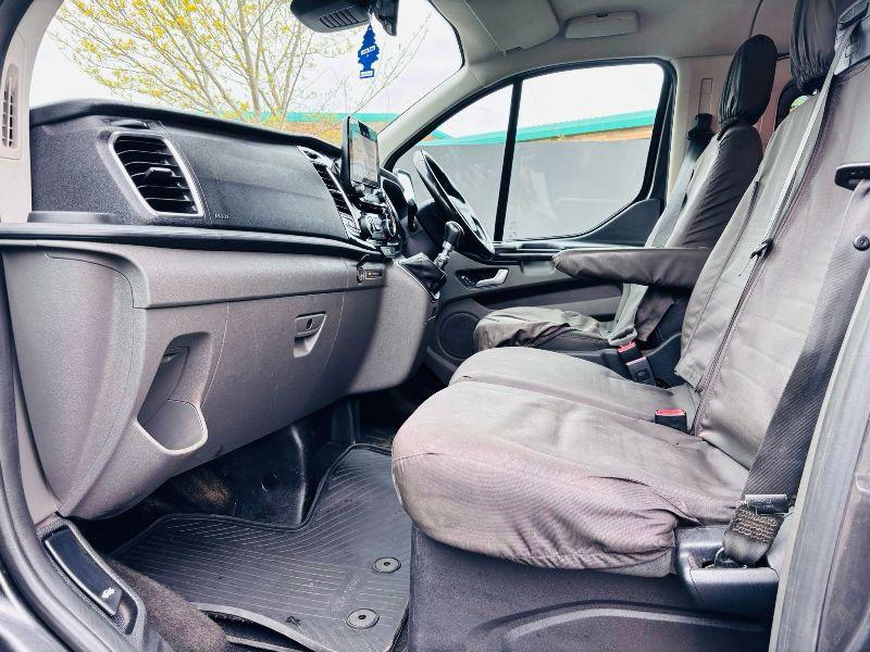 FORD TRANSIT LIMITED CUSTOM 6 SEATER *YEAR 2022* +VAT*VIDEO*