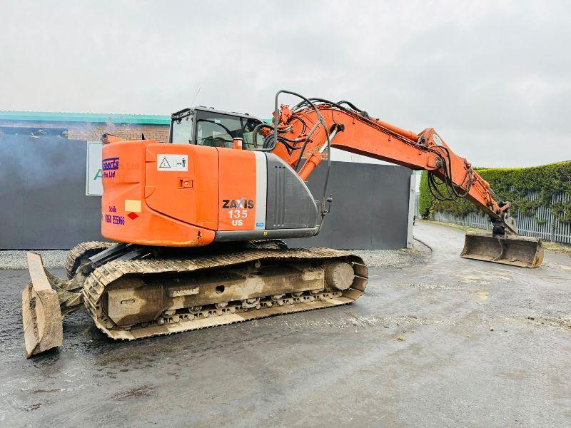 HITACHI ZX135US-3 TRACKED EXCAVATOR*ENGINE TAPPING*C/W BUCKET*VIDEO*