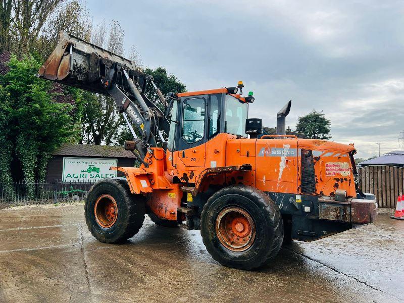 DOOSAN DL 250 4WD LOADING SHOVEL *YEAR 2012* C/W THREE IN ONE BUCKET *VIDEO*