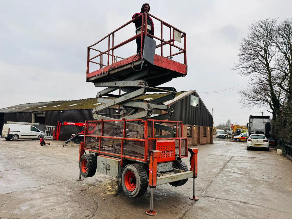 SKYJACK SJ7135 SCISSOR LIFT *12V*10.7M DRIVE REACH*VIDEO*