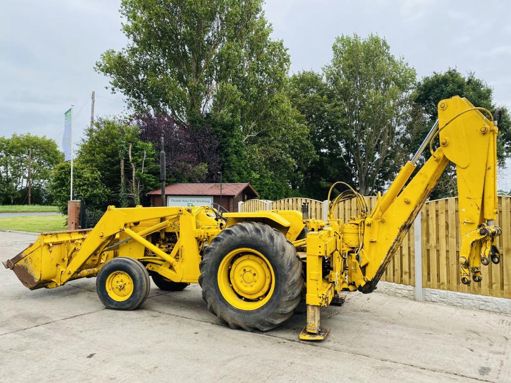 MASSEY FERGUSON 50 BACK HOE DIGGER C/W SELECTION OF BUCKETS