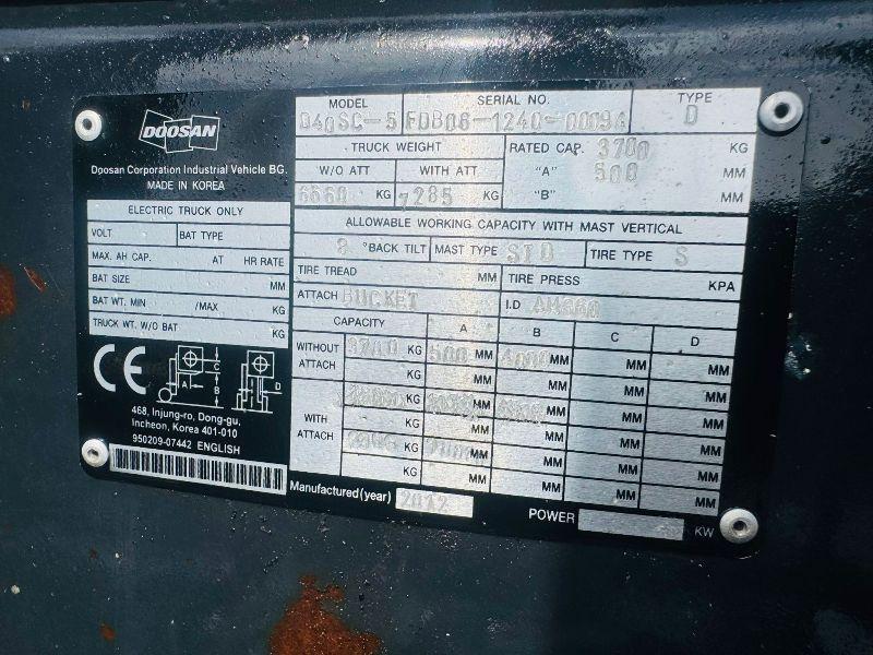 DOOSAN D40SC-5 FORKLIFT*C/W PALLET TINES*YEAR 2012*VIDEO*