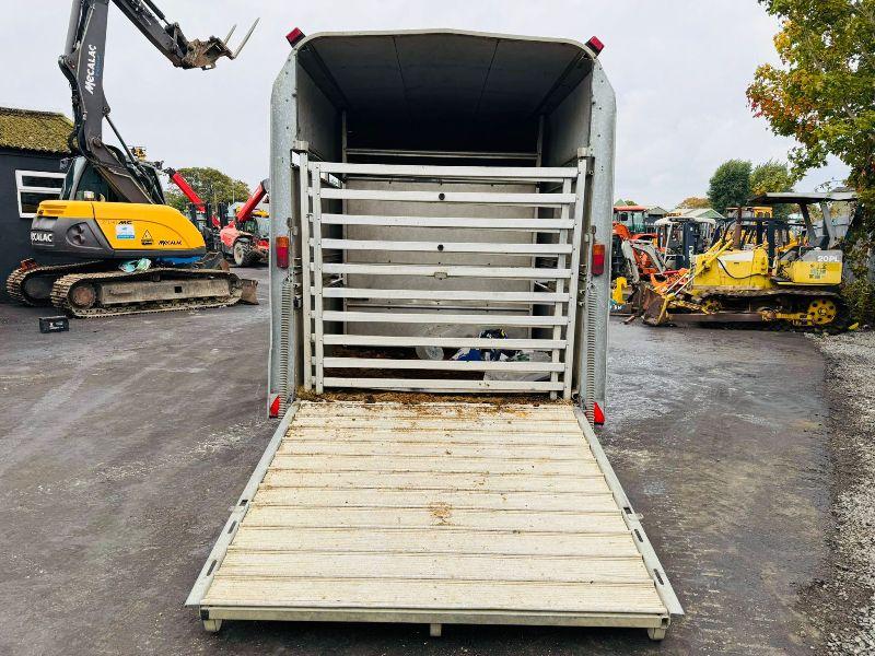 IFOR WILLIAMS TRI AXLE 14FT X 7FT CATTLE TRAILER*C/W 2 PARTITIONS*VIDEO*