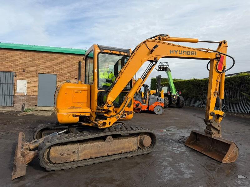 HYUNDAI ROBEX 55-3 EXCAVATOR*C/W BUCKET*VIDEO*
