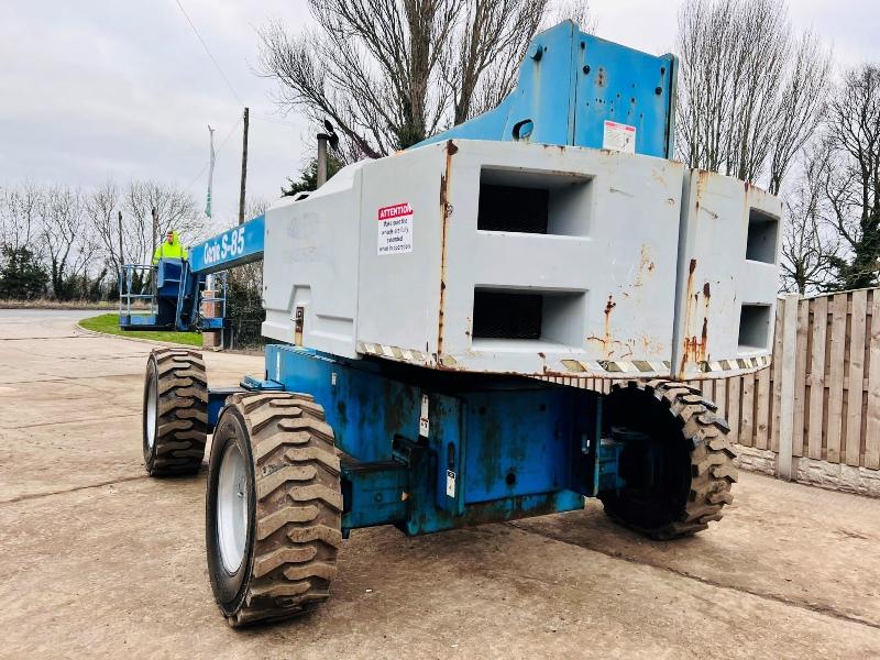 GENIE S85 AIREL PLATFORM * 85 FT WORKING HEIGHT * C/W HYDRAULIC PUSH OUT AXLES *VIDEO*