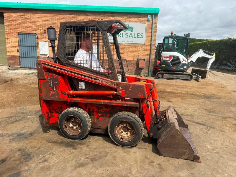 THOMAS T80 SKIDSTEER*C/W BUCKET*VIDEO*